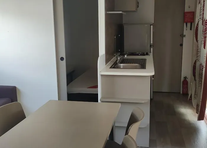 Mobile A32 キャンプ場 *